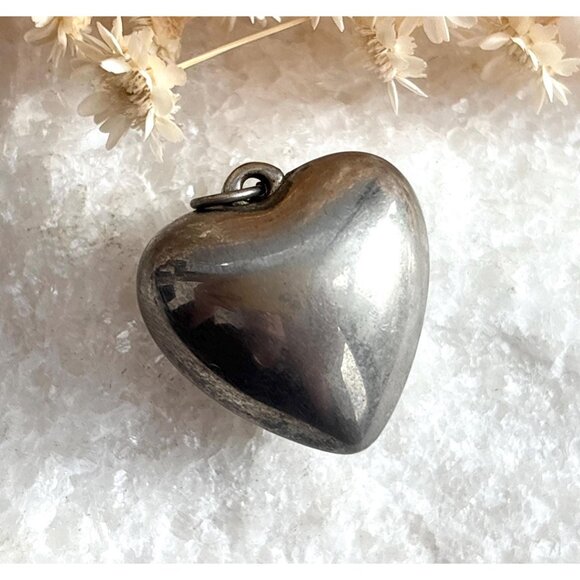 Silver Toned Puffed Heart Vintage Costume Jewelry Pendant | Charm - Picture 1 of 9